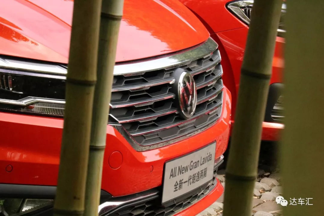 朗逸和福克斯对比评测,150迈不飘的车