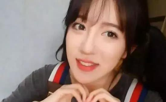 呆妹儿痛失吃鸡一姐地位,吃鸡一姐呆妹不敌小团团