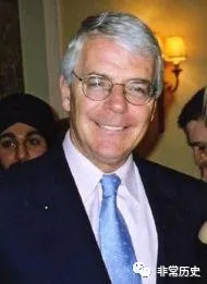 甲午海战中邓世昌牺牲的战役,甲午海战邓世昌抱着爱犬落水殉国