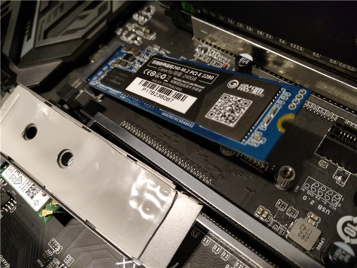 ssd固态硬盘散热器安装教程,三星ssd固态硬盘怎么安装