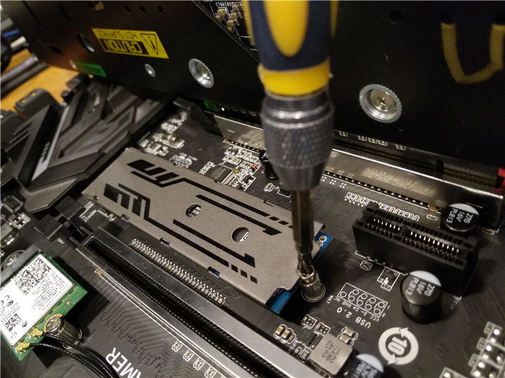 ssd固态硬盘散热器安装教程,三星ssd固态硬盘怎么安装