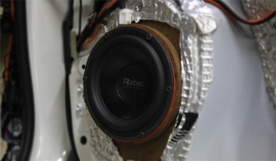 新款陆巡音响主动降噪,陆巡隔音路上测试