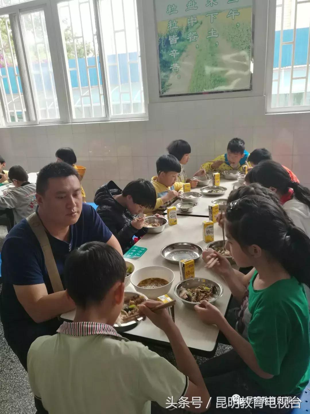 最美班主任老师们,最美特教班主任图片