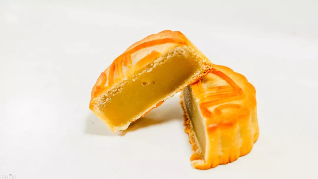 多口味！刚上市的华政logo月饼有点儿好吃！（福利文～）