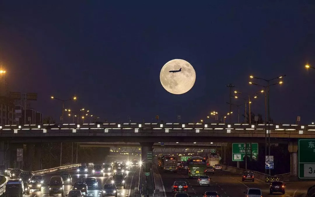 吃月饼赏月亮品茶,吃月饼品红茶赏明月