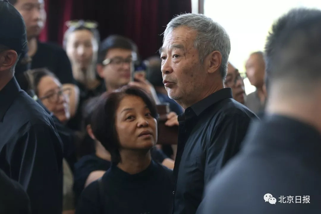 朱旭遗体告别仪式举行*家宝温**、*仪吴**等送挽联