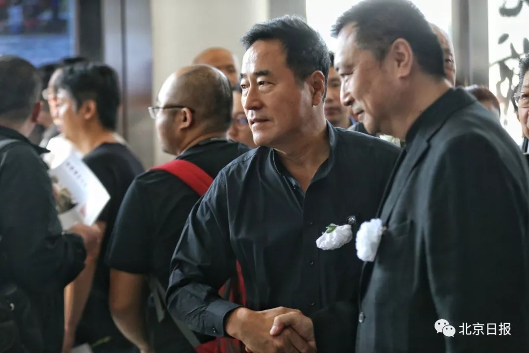 朱旭遗体告别仪式举行*家宝温**、*仪吴**等送挽联