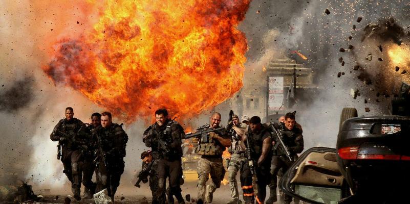 迈克尔贝变形金刚拍摄,变形金刚3花絮迈克尔贝