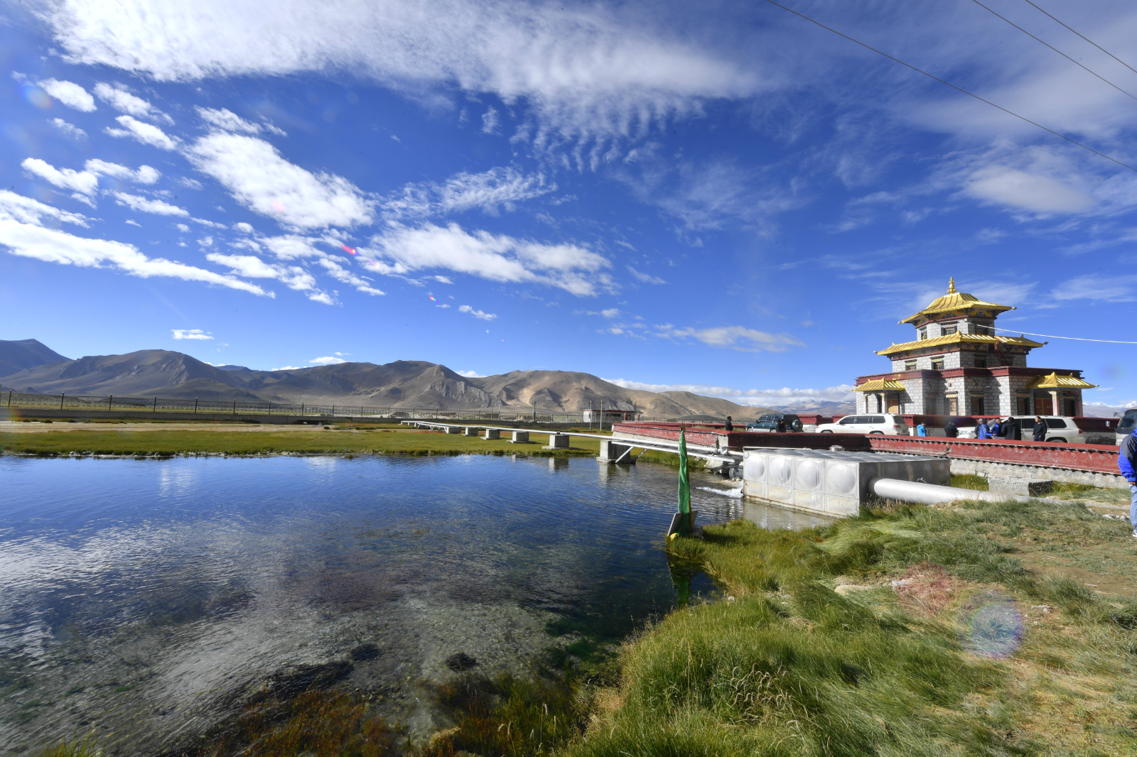 京东又造神话珠峰冰川矿泉水让牧民换房又换车