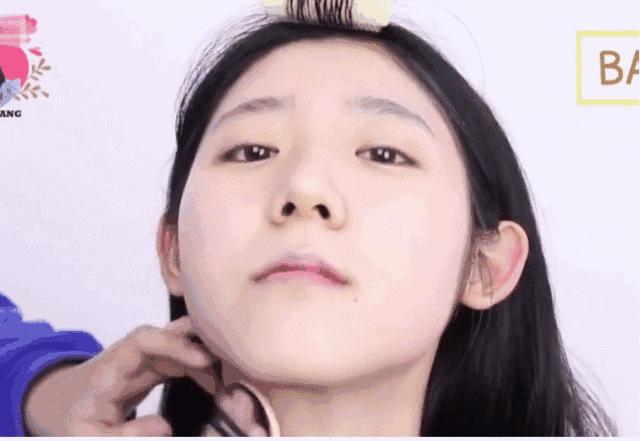 脸上长很多痘怎么化妆才自然好看,新手最简单的淡妆化妆步骤痘肌