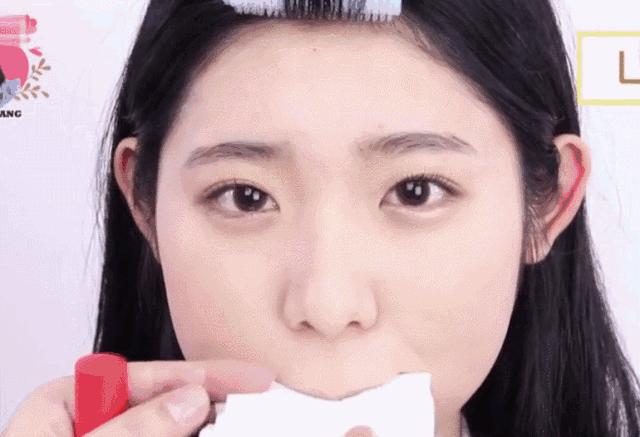 脸上长很多痘怎么化妆才自然好看,新手最简单的淡妆化妆步骤痘肌