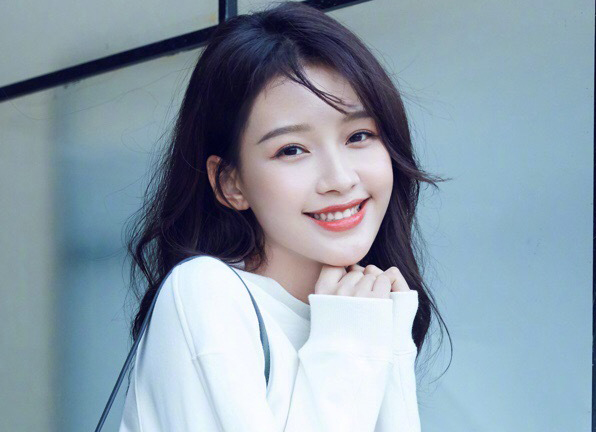 脸上长很多痘怎么化妆才自然好看,新手最简单的淡妆化妆步骤痘肌