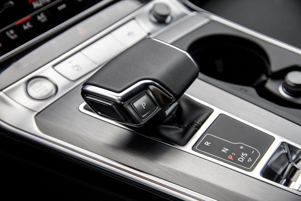 空间不如奔驰,操控不如宝马?外媒试驾A6Avant柴油版