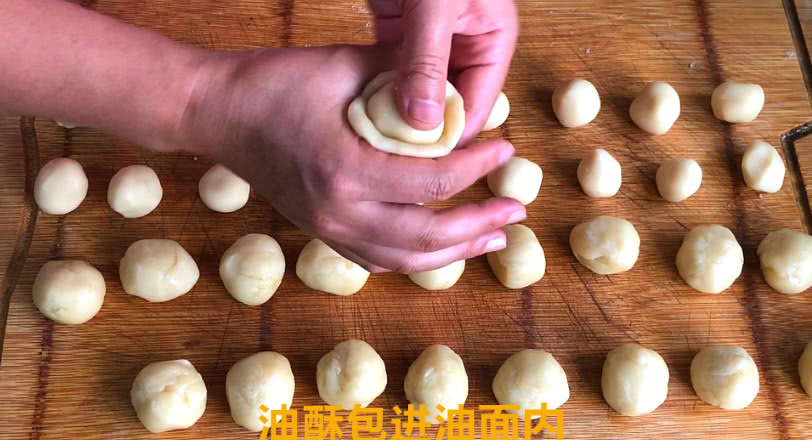 中秋节自制南瓜月饼,八款经典中秋月饼在家也可以做