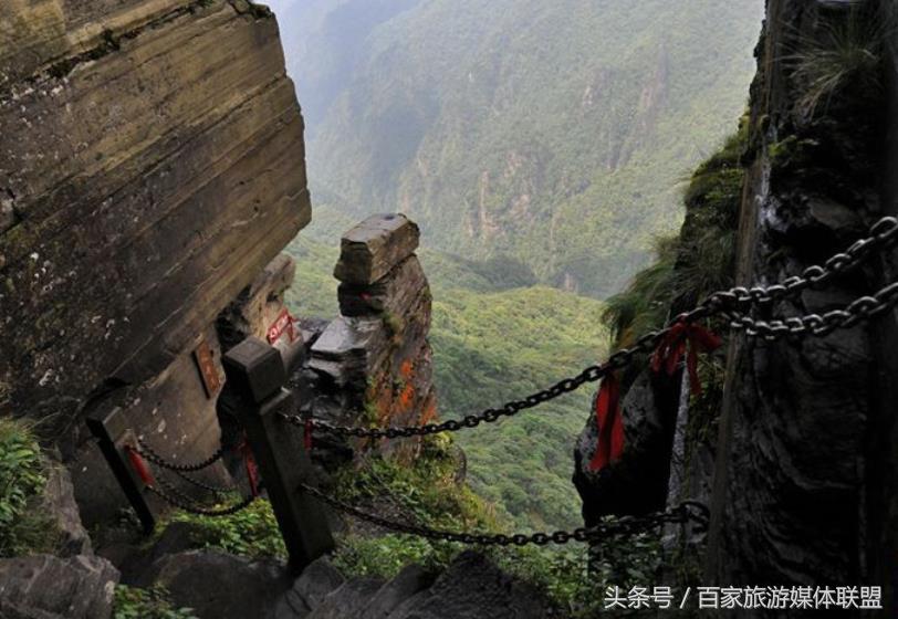 中国十大惊险悬崖寺庙,最险峻的悬空寺