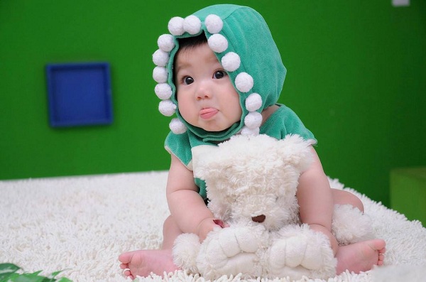 新生儿皮肤过敏症状有哪些,新生儿晒太阳皮肤过敏