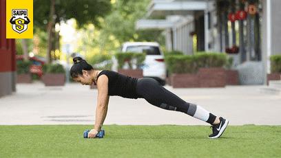 在家跟着练哑铃全身训练教程,新手居家哑铃全身训练计划