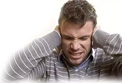 飞机起飞耳朵痛怎么缓解,为什么飞机降落的时候耳朵特别疼