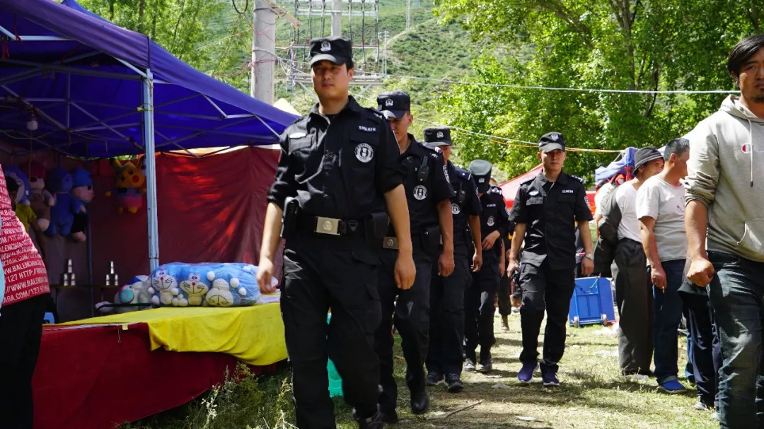 「秋风」巴塘县公安局圆满完成巴塘县“弦歌聆秋”系列活动安保任务