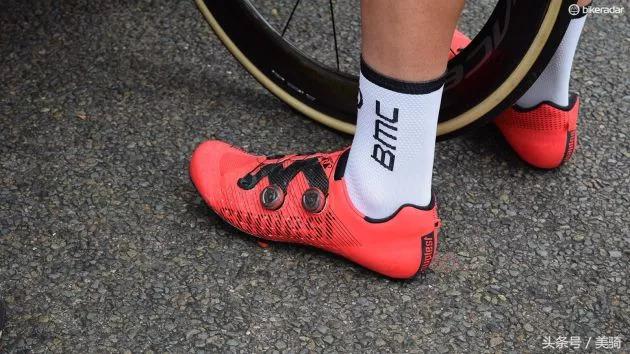 器材盛宴环英国上的车手战车