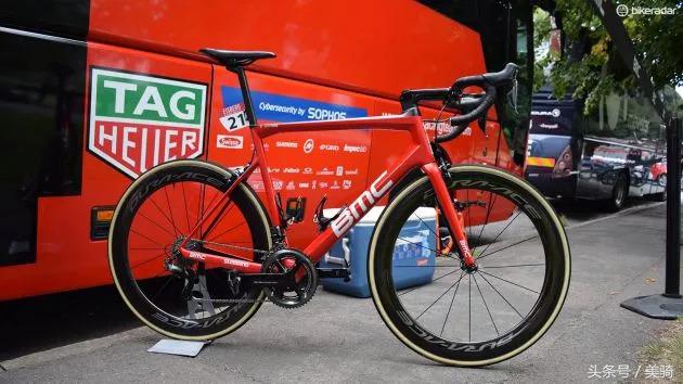 器材盛宴环英国上的车手战车