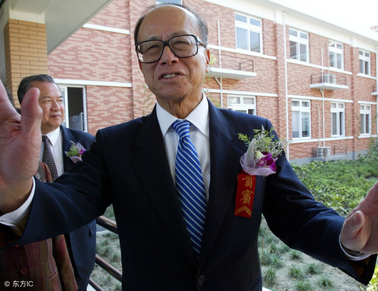 八字怎么看四个柱的运气,八字中带四大金柱