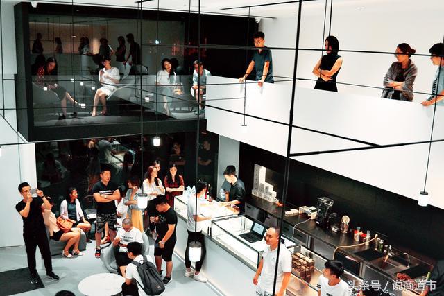 这家性冷淡风甜品店，成了吃货发烧地，比宜家还贵的北欧家具吸睛