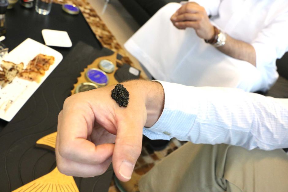 顶级鱼子酱美食,四大美食之一的鱼子酱