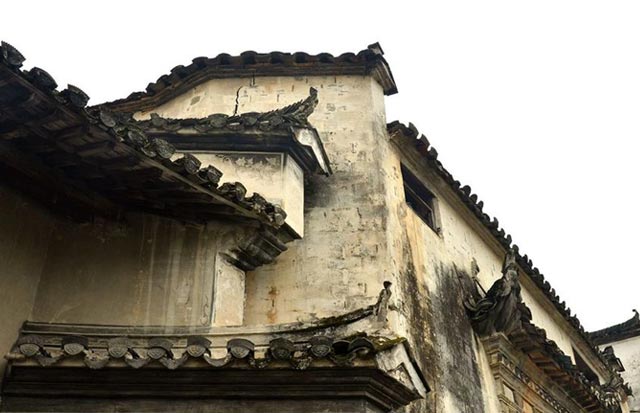 听村民讲家乡话,吃农家饭说农家话睡农家炕