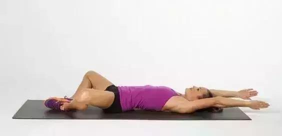 一招解决腿不直的方法,腿不直怎么1个动作矫正