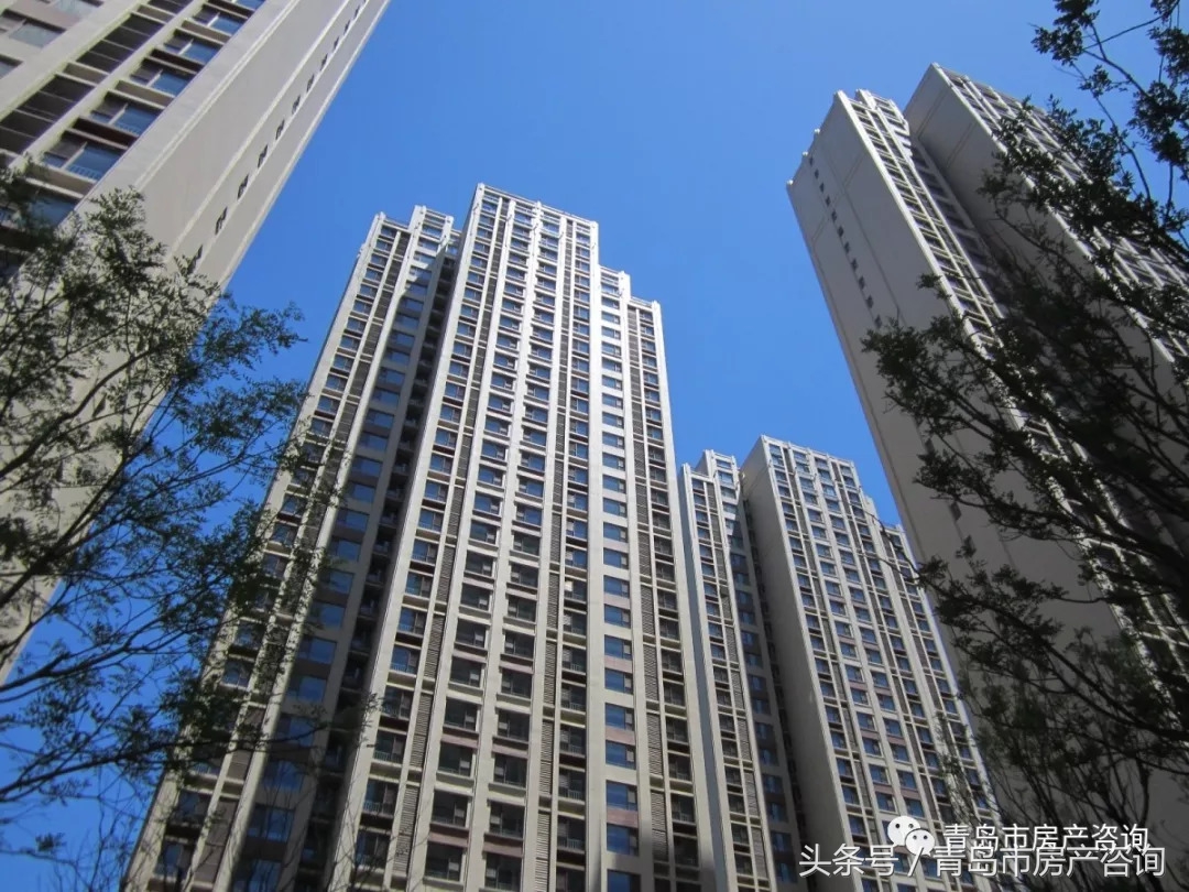 蓝色湾居，绿金造城，“面朝大海春暖花开”……