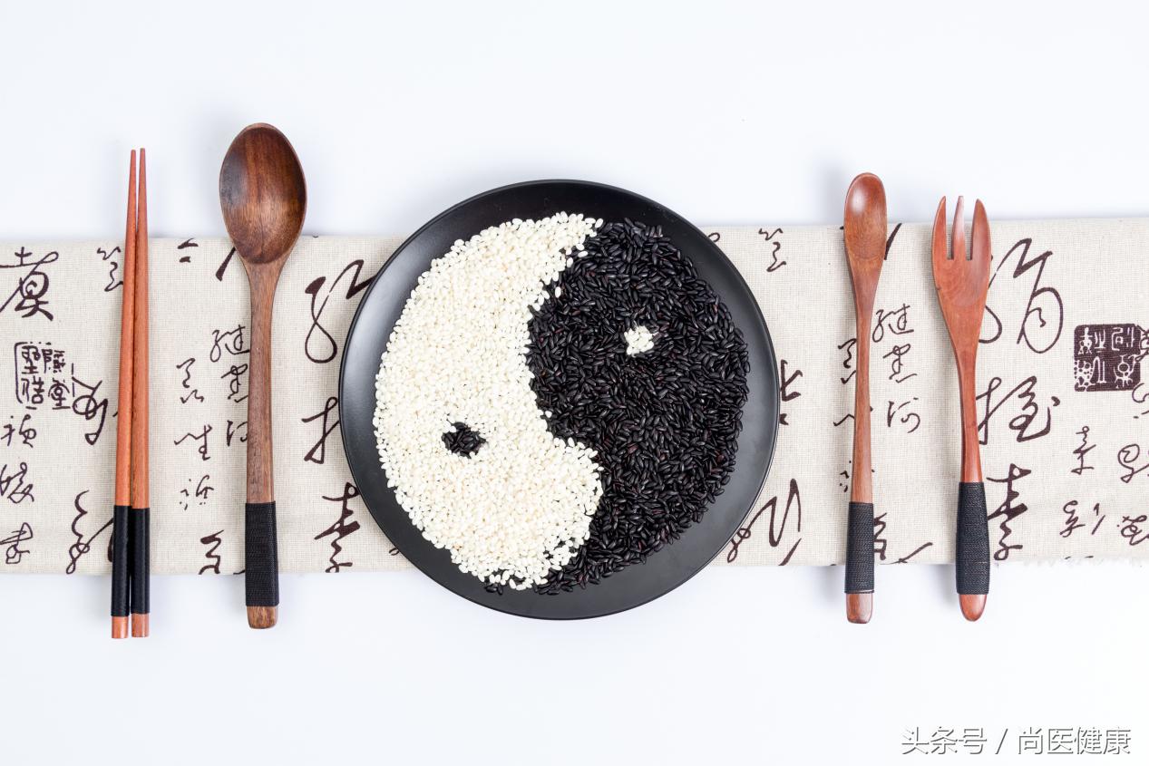 女性月经量多吃什么食物好,经期吃这5种食物可缓解痛经