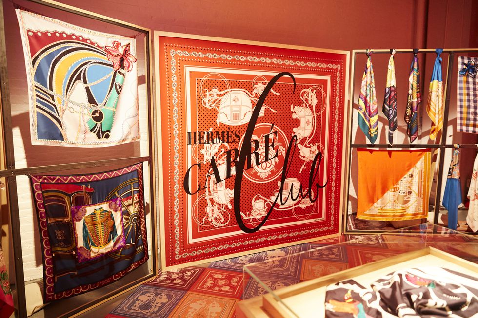 Hermès丝巾为何让全世界女人都着迷?爱马仕丝巾俱乐部给你解答