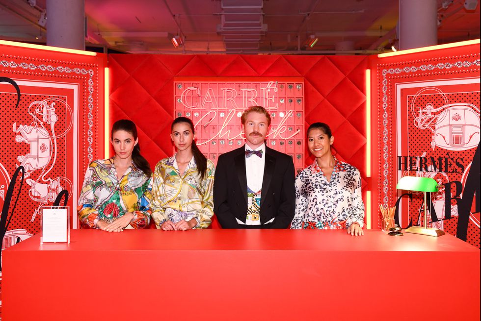 Hermès丝巾为何让全世界女人都着迷?爱马仕丝巾俱乐部给你解答