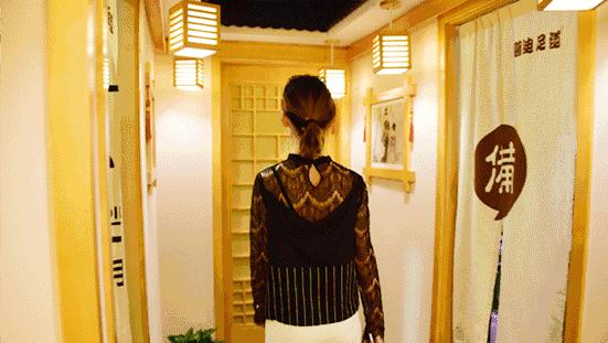 松肩背按摩视频,松肩沉肘含胸拔背