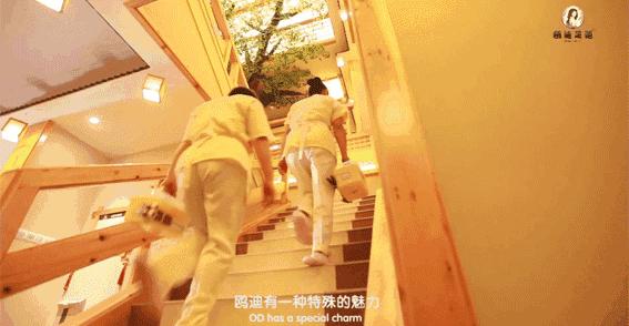 松肩背按摩视频,松肩沉肘含胸拔背