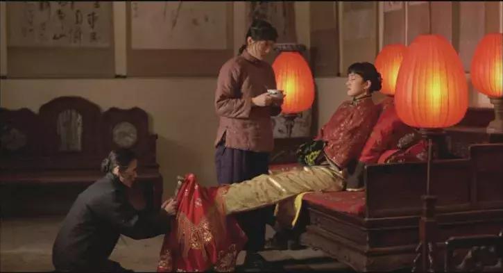 松肩背按摩视频,松肩沉肘含胸拔背