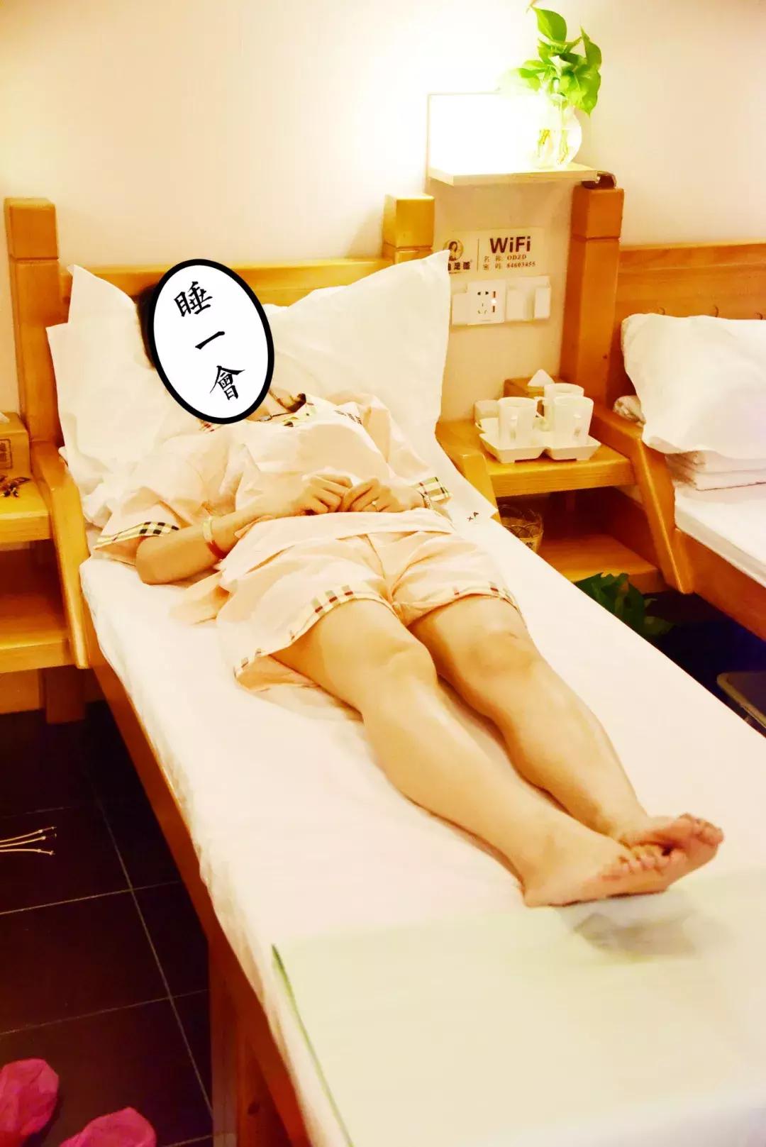 松肩背按摩视频,松肩沉肘含胸拔背