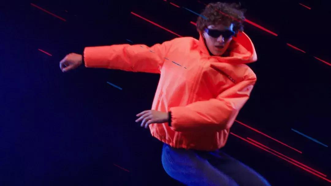 谁说只有优雅女人能穿Prada？现在它早被年轻人抢疯了