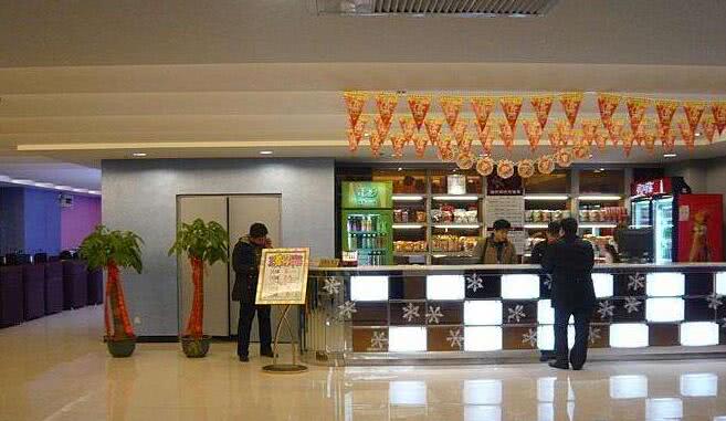 他被朋友看不起，家里人觉得他没用，如今这位网管小哥拿百万年薪