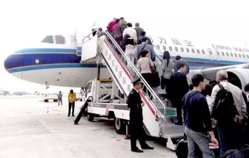 机场乘机注意事项,飞行出行注意安全