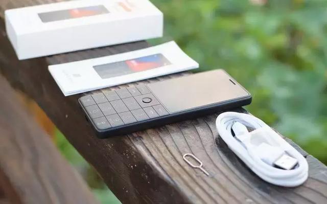 小米新款定位老人机299元哪里买,小米近期的老人机