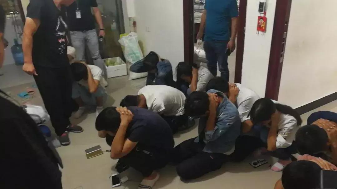 去了义乌一化妆品公司,老板要他在微信上冒充女孩子……