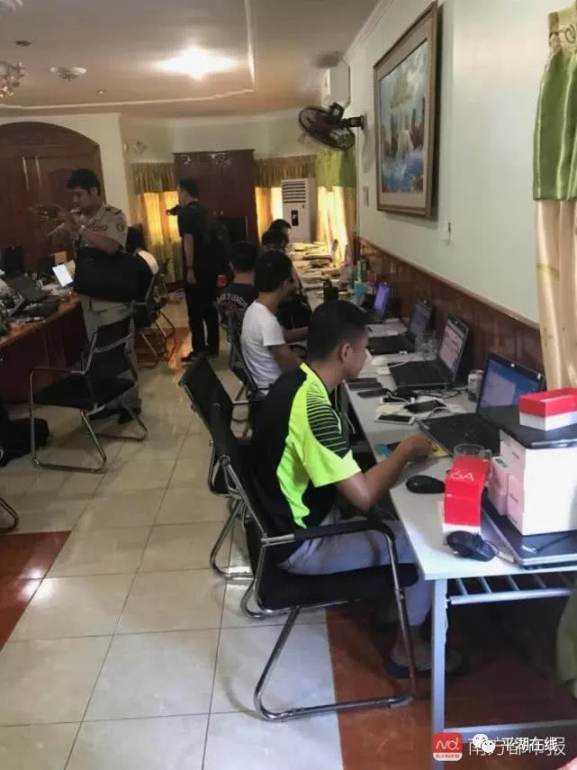 男子为赚钱逼女友直播短视频,男子为赚钱逼女友直播