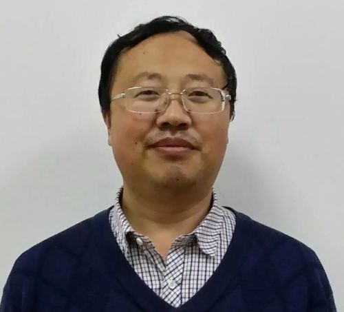 塑胶跑道流鼻血,学校操场塑胶跑道小孩流鼻血