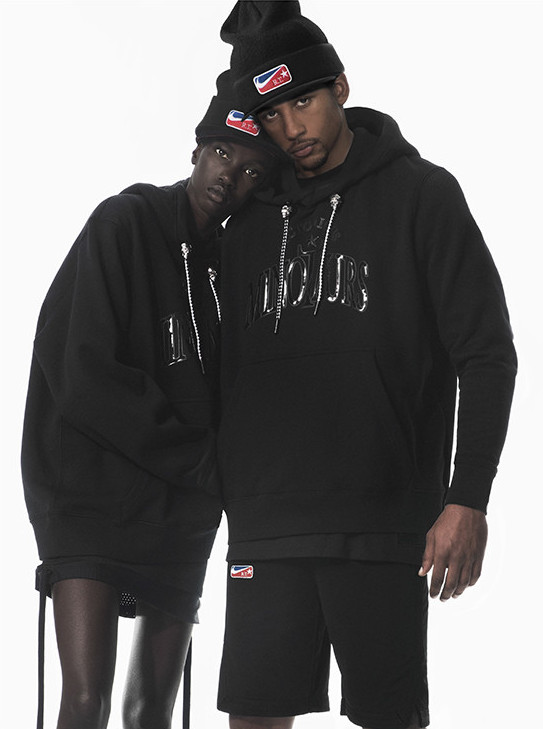 riccardotisci去哪儿了,riccardotisci2019春夏设计款