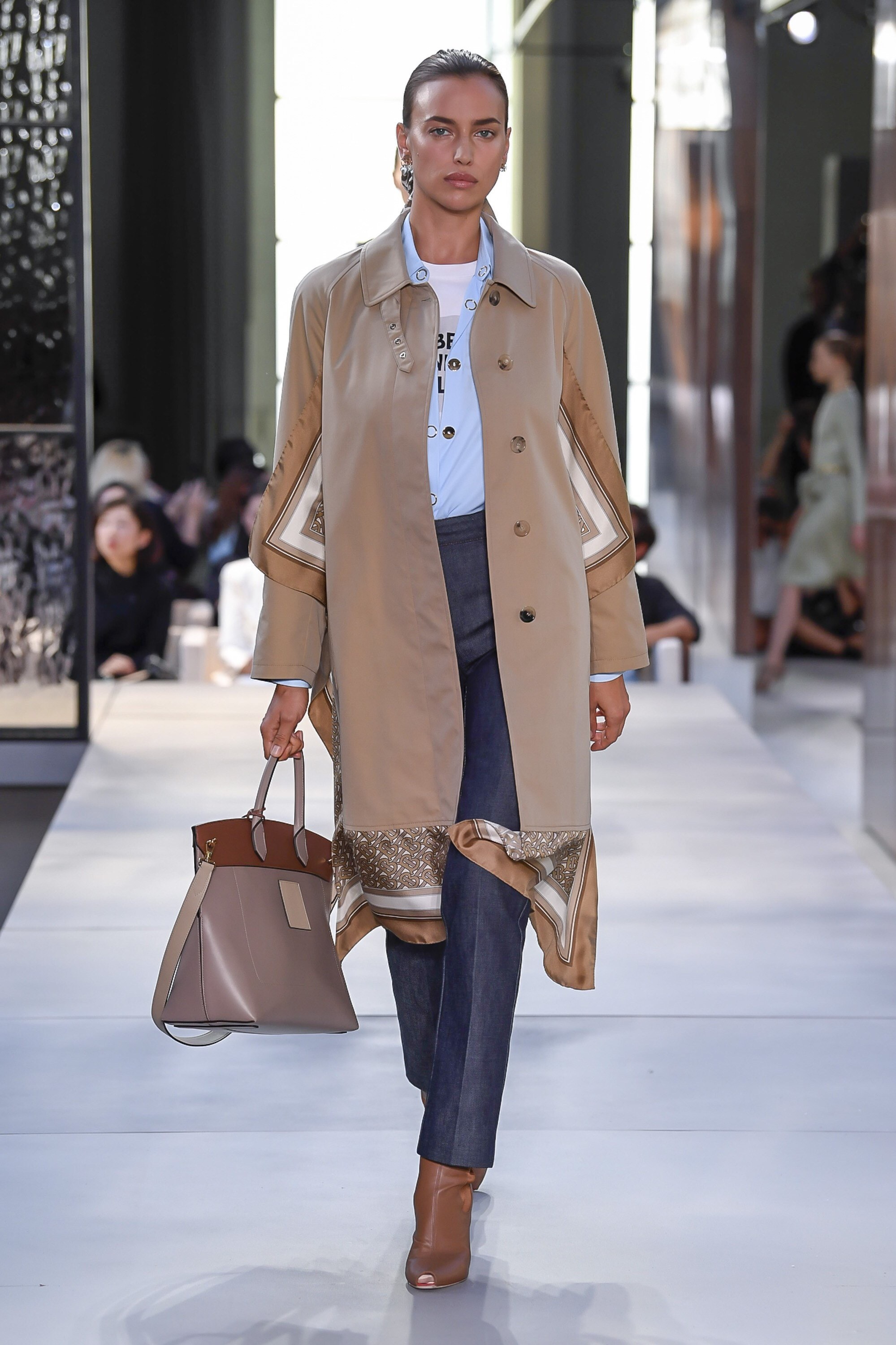 riccardotisci去哪儿了,riccardotisci2019春夏设计款