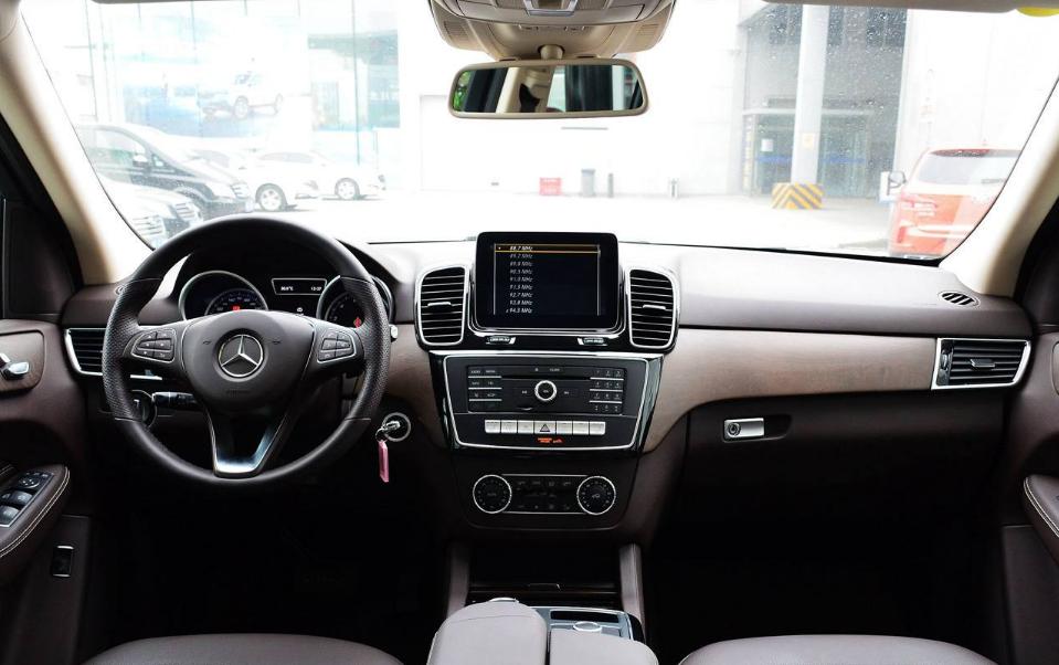 买好车就要买大牌子的，这款奔驰GLE320便是我的最佳选择