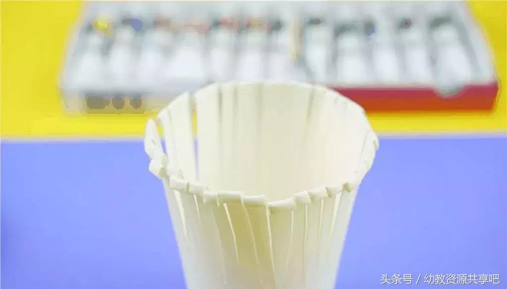 幼儿园儿童手工制作国庆节的图片,利用废品制作国庆节的手工三轮车