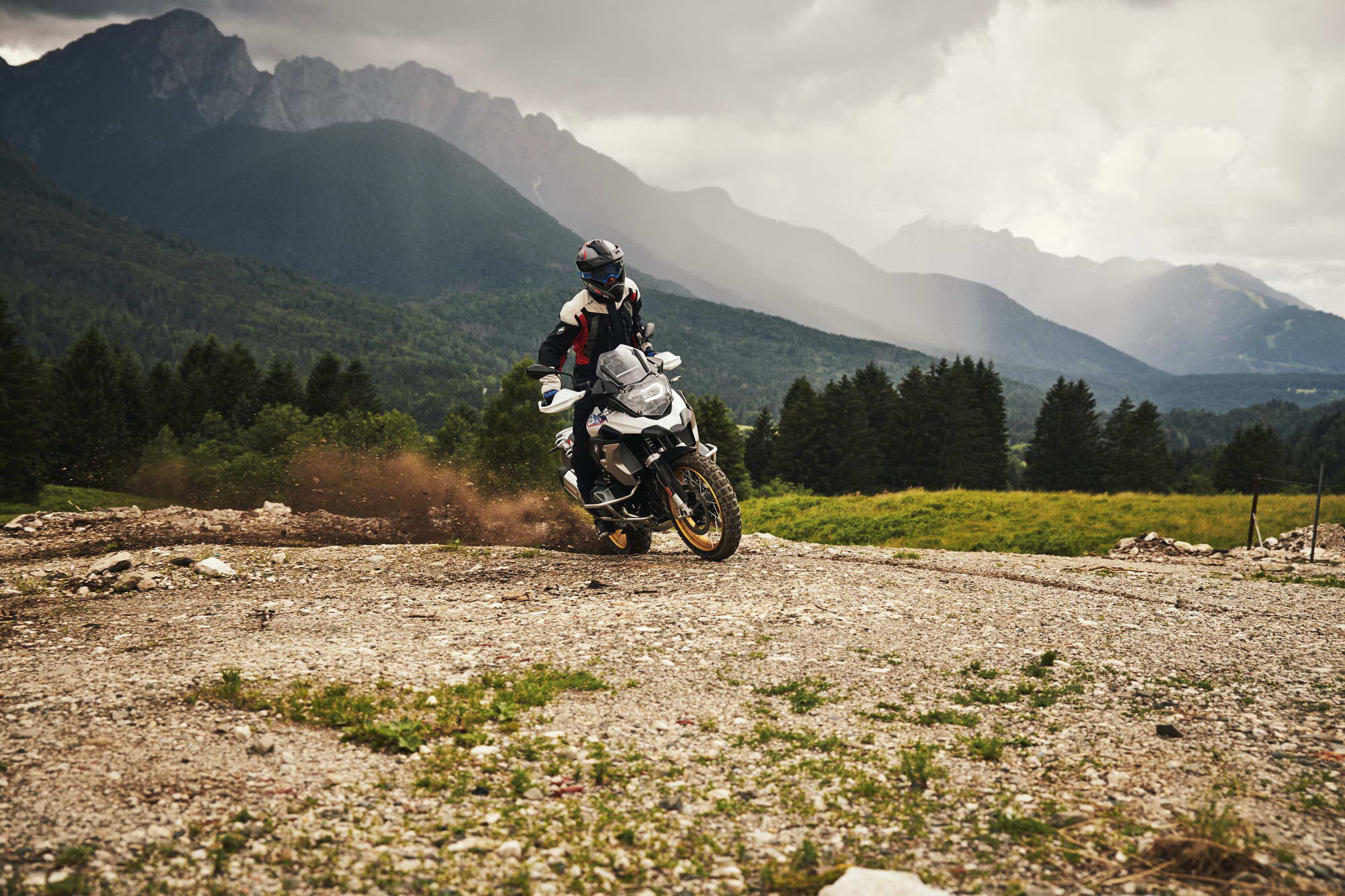 宝马r1250gshp版黑色款,高清宝马r1250gs壁纸